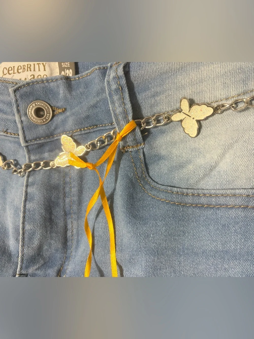 Celebrity Ace High Rise Skinny Ankle Jeans Size 9/29 Distressed Butterfly Chain